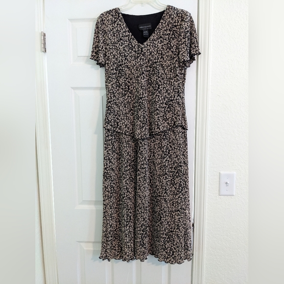 EUC Connected Apparel Dress - Picture 1 of 2